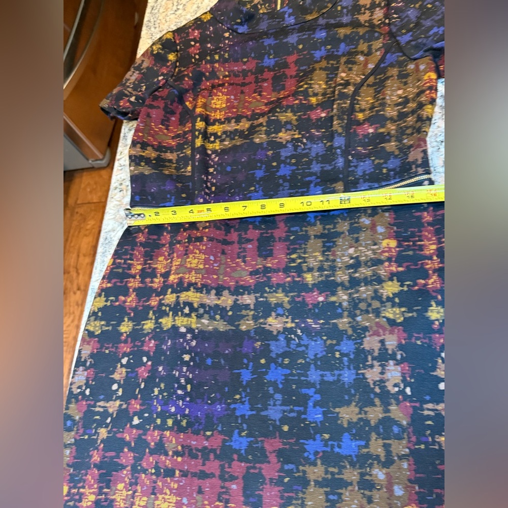 Tahari size 8P NWOT Multicolor Dress. Fully lined with exposed back zipper. - Picture 10 of 12